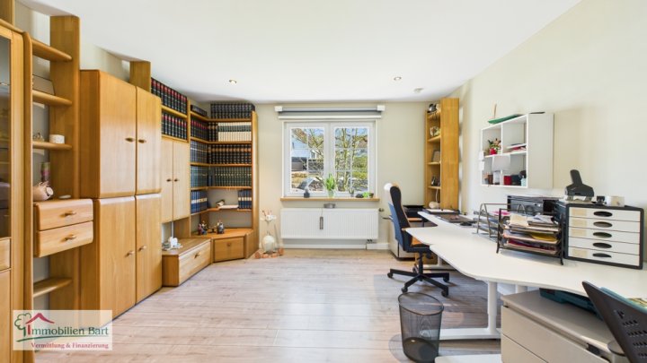 RENOVIERTER BAUERNHOF AUF 45 AR! / IDEAL FÜR TIERFREUNDE & HOBBYSCHRAUBER!