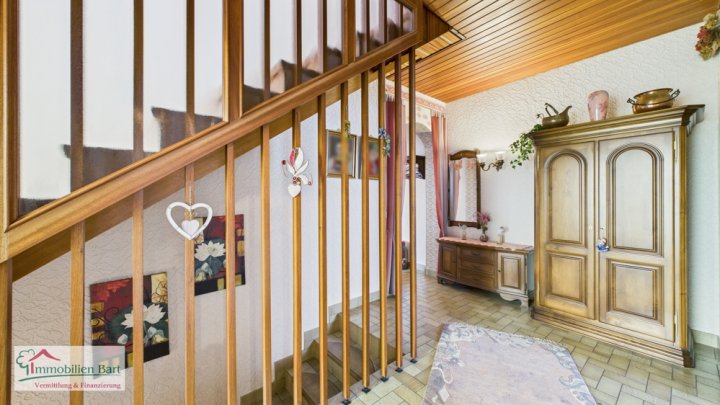 GRENZNÄHE: ZWEIFAMILIENHAUS IN TOP WOHNLAGE!