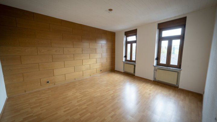 Helle und großzügige Obergeschosswohnung in Püttlingen zu vermieten