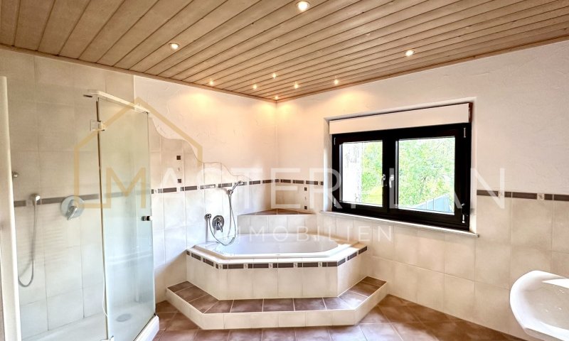 Charmantes Einfamilienhaus modernisiert & bezugsfertig