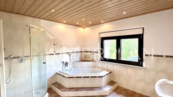 Charmantes Einfamilienhaus modernisiert & bezugsfertig