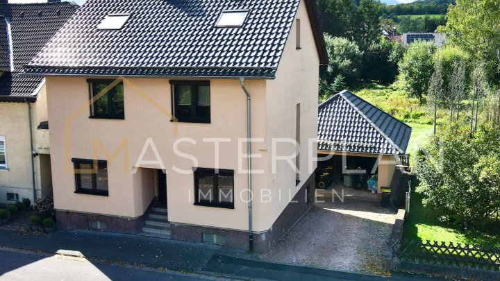 Charmantes Einfamilienhaus modernisiert & bezugsfertig