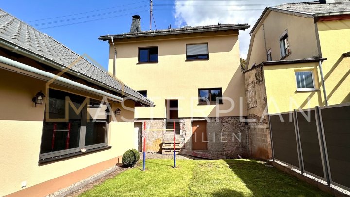 Charmantes Einfamilienhaus modernisiert & bezugsfertig