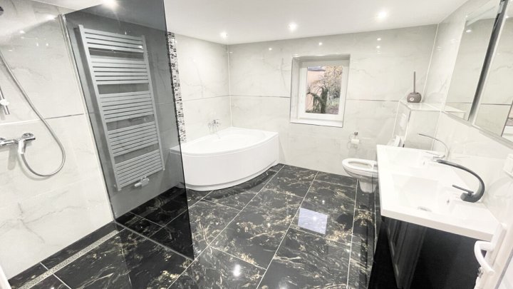 Hochwertig saniertes Einfamilienhaus in ruhiger und zentraler Lage