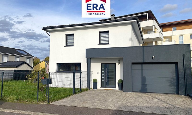 KEINE VERMITTLUNGSGEBÜHREN ! FREISTEHENDES EINFAMILIENHAUS IN RUHIGER LAGE VON FORBACH/FR, NÄHE SB