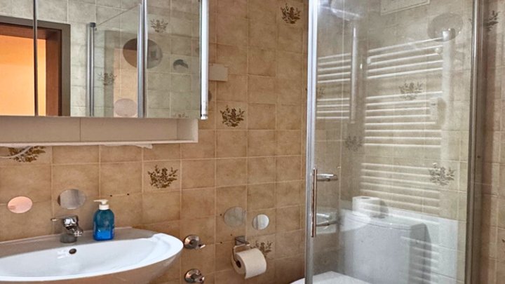 Gepflegte 2-ZKB-Wohnung mit Balkon & Außenstellplatz