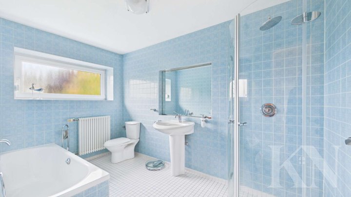 Familienfreundliche Doppelhaushälfte mit Garten, Keller und Ausbaumöglichkeit in Heusweiler!