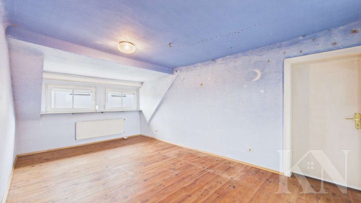 Familienfreundliche Doppelhaushälfte mit Garten, Keller und Ausbaumöglichkeit in Heusweiler!