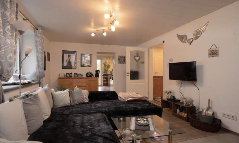 Für die kleine Familie sowie Paare - saniertes Reihenendhaus mit großem Garten in Lebach-Landsweiler