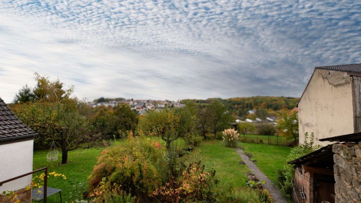 Saniertes Reihenendhaus mit großzügigem Garten und Scheune