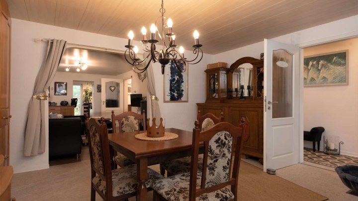 Saniertes Reihenendhaus mit großzügigem Garten und Scheune