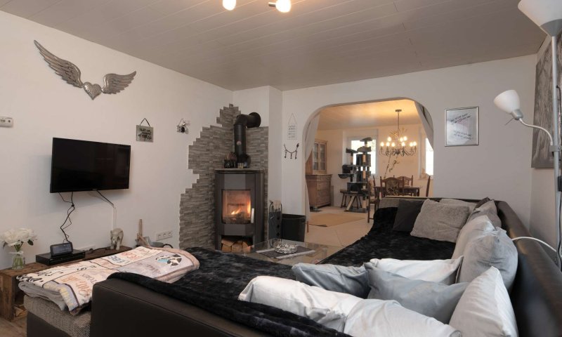 Saniertes Reihenendhaus mit großzügigem Garten und Scheune