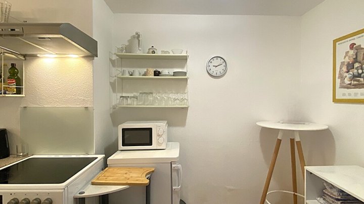 ZU VERMIETEN !! 2ZKB-WOHNUNG/ EG, RUHIGE NEBENSTRASSE IN GROSSROSSELN