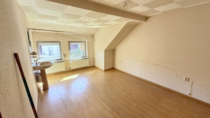 Zwei- bis Dreifamilienhaus mit Garten und Balkon in zentraler Lage von Dillingen zu verkaufen