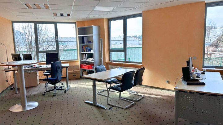 Moderne Büro- und Logisitkimmobilie, Mieter mit bester Bonität