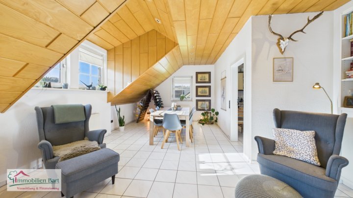 OBEN IST ES AM SCHÖNSTEN! GEPFLEGTE WOHNUNG MIT GÄSTE-WC!