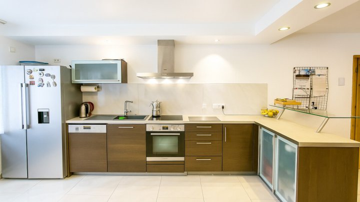 Großzügiges Ein-/Zweifamilienhaus in Fremersdorf mit neuer Heizung und PV-Anlage