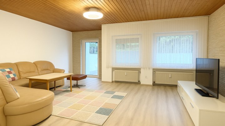 Großzügiges Ein-/Zweifamilienhaus in Fremersdorf mit neuer Heizung und PV-Anlage