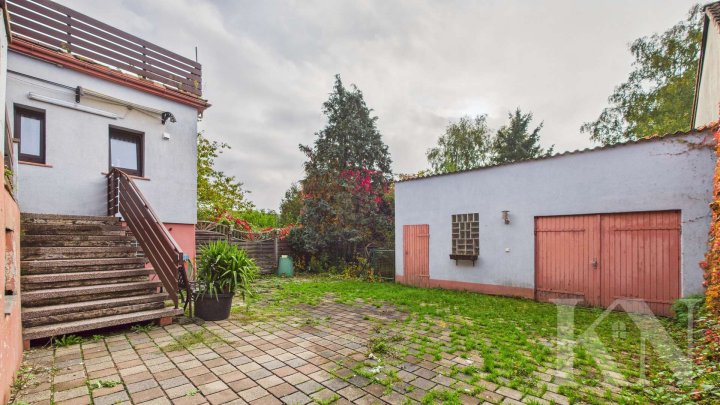 Viel Platz für Ideen: Einfamilienhaus mit PV-Anlage, Garten und Ausbaupotenzial