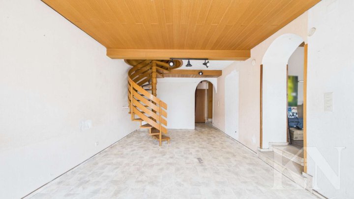 Viel Platz für Ideen: Einfamilienhaus mit PV-Anlage, Garten und Ausbaupotenzial