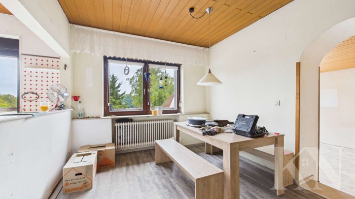 Viel Platz für Ideen: Einfamilienhaus mit PV-Anlage, Garten und Ausbaupotenzial