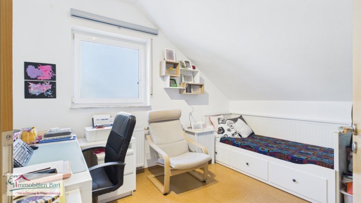 GRENZNÄHE! NUR 15 MINUTEN BIS L-SCHENGEN:

SEHR GEPFLEGTES WOHNHAUS MIT 4 SCHLAFZIMMERN