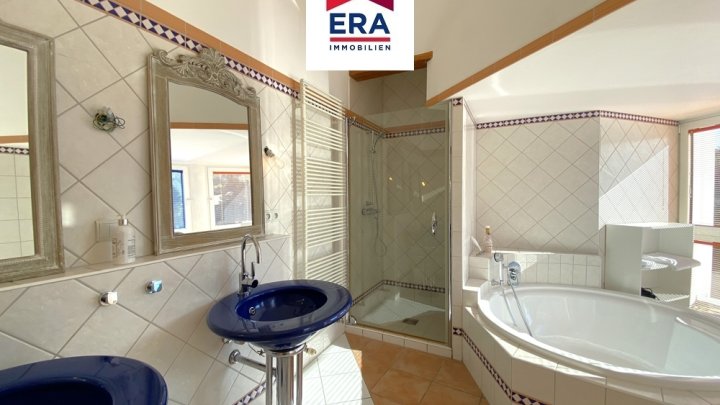 KEINE VERMITTLUNGSGEBÜHREN !! ARCHITEKTENHAUS MIT ELW.  SCHOENECK/FR, NÄHE SAARBRÜCKEN