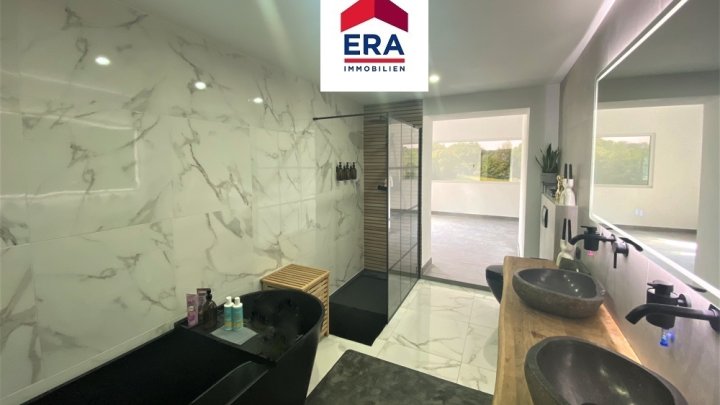 EINFAMILIENHAUS MIT PFERDEHALTUNG AM HIRBACHER SEE, HOLVING/FR