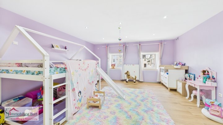 GEPFLEGTES WOHNHAUS MIT GARTEN UND GARAGE IN REHLINGEN (SAAR)!