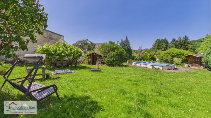 GEPFLEGTES WOHNHAUS MIT GARTEN UND GARAGE IN REHLINGEN (SAAR)!