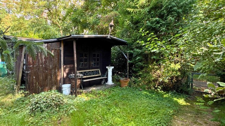 Freistehender Bungalow mit Garten + Garage - ca. 254m² Gesamtfläche