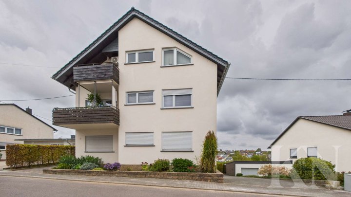 Attraktive, familienfreundliche Eigentumswohnung mit separatem Eingang und Gartenidylle!