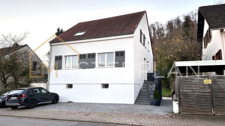 Modernisiertes und bezugsfertiges Einfamilienhaus in Bisten