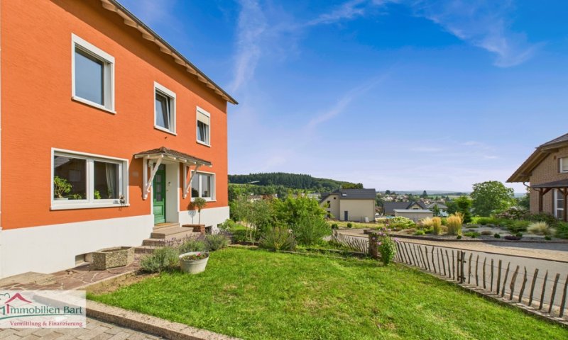 GEPFLEGTES EINFAMILIENHAUS MIT GARTEN,SCHEUNE UND VIEL PLATZ IN RUHIGER LAGE