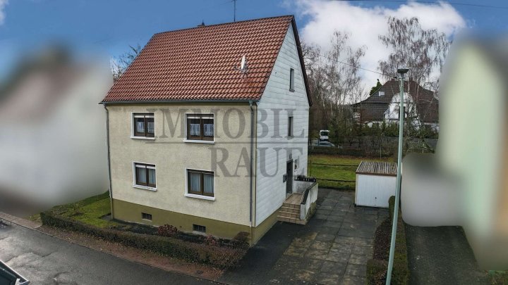 FREISTEHENDES 1-2 FAMILIENHAUS MIT GARTEN UND GARAGE IN BILDSTOCK - SOFORT FREI
