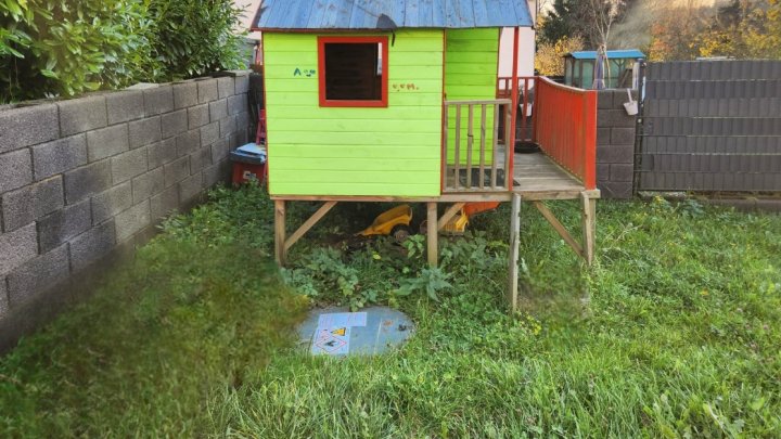 8% Rendite: Komplett renoviertes, freistehendes 4-Familienhaus mit Garten, Garage und Stellplätzen