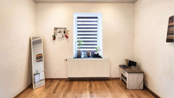 8% Rendite: Komplett renoviertes, freistehendes 4-Familienhaus mit Garten, Garage und Stellplätzen