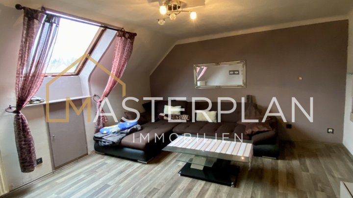 Wohn-und Geschäftshaus mit Frisörsalon (3FH möglich)