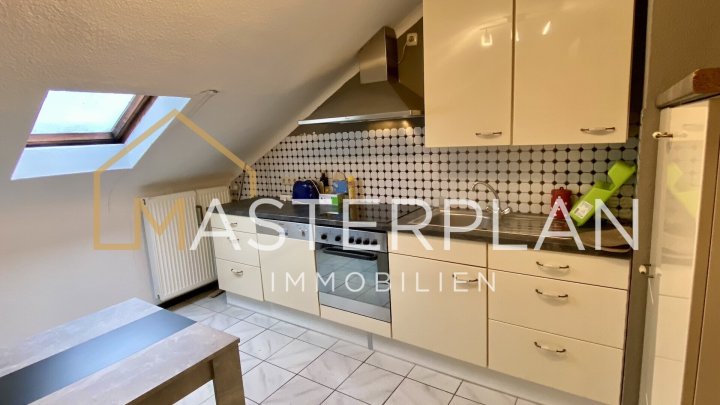 Wohn-und Geschäftshaus mit Frisörsalon (3FH möglich)