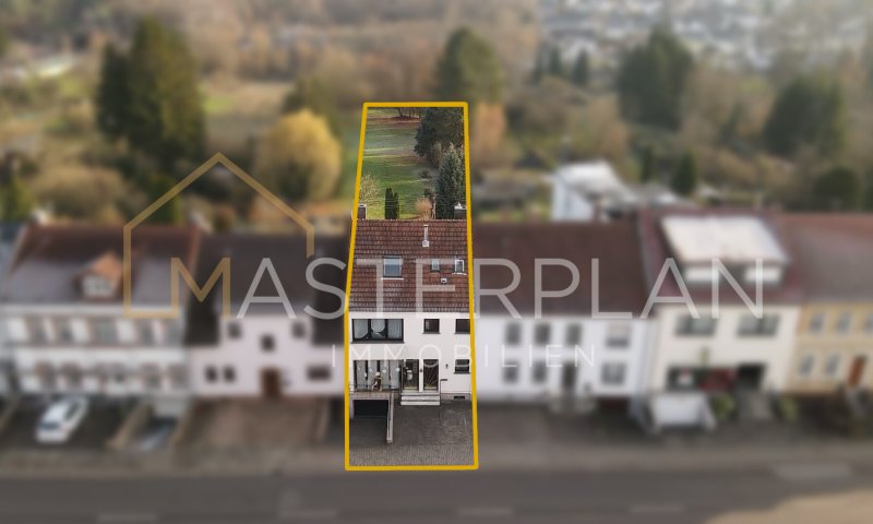 Wohn-und Geschäftshaus mit Frisörsalon (3FH möglich)