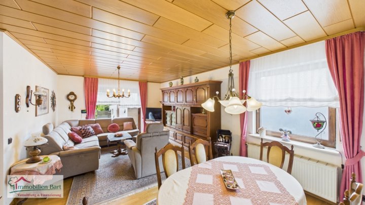 GRENZNÄHE: ZWEIFAMILIENHAUS IN TOP WOHNLAGE!