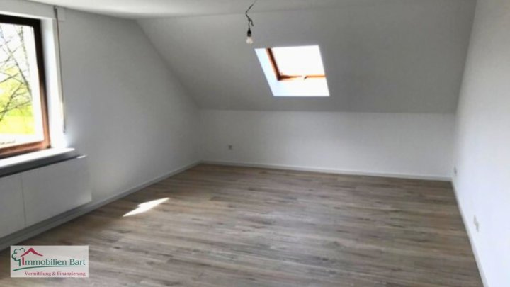 GRENZNÄHE: ZWEIFAMILIENHAUS IN TOP WOHNLAGE!