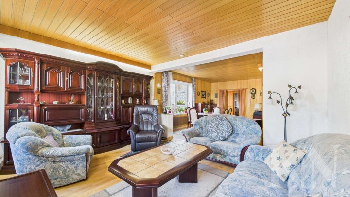 Zentral gelegenes Zuhause mit Potenzial – Doppelhaushälfte in Köllerbach