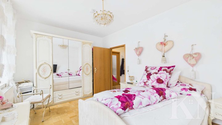 Wohnen mit Charme – helle Erdgeschosswohnung mit Terrasse und Altbau-Flair!