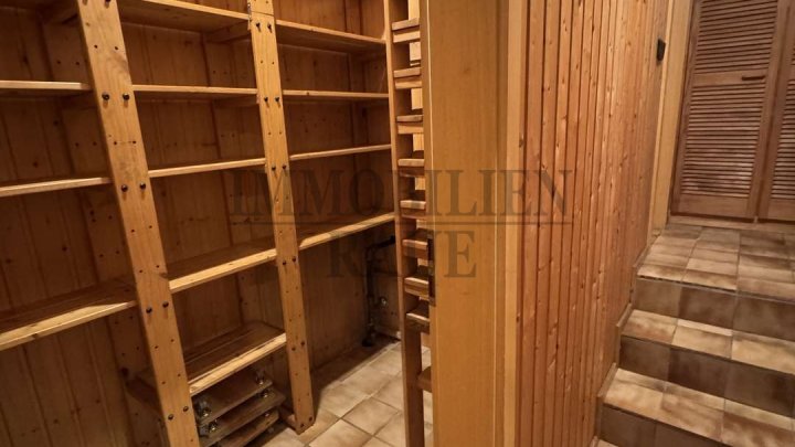 GROSSES 1 FAM.-HAUS MIT POTENZIAL IN RUHIGER LAGE VON SULZBACH MIT GARAGE, TERRASSE UND GARTEN