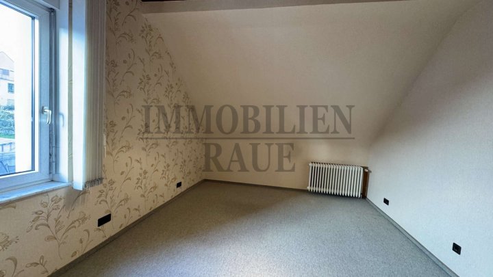 GROSSES 1 FAM.-HAUS MIT POTENZIAL IN RUHIGER LAGE VON SULZBACH MIT GARAGE, TERRASSE UND GARTEN