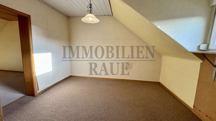 GROSSES 1 FAM.-HAUS MIT POTENZIAL IN RUHIGER LAGE VON SULZBACH MIT GARAGE, TERRASSE UND GARTEN