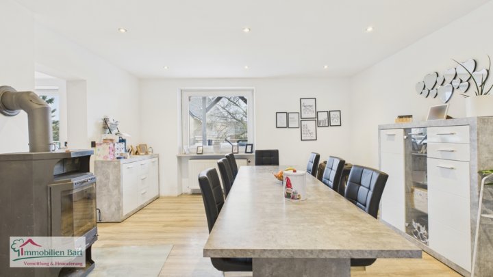 GRENZE L-REMICH: WOHNHAUS MIT 4 SCHLAFZIMMERN / GARTEN UND GARAGE IN TOP LAGE