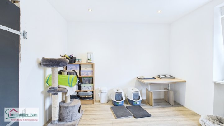 GRENZE L-REMICH: WOHNHAUS MIT 4 SCHLAFZIMMERN / GARTEN UND GARAGE IN TOP LAGE