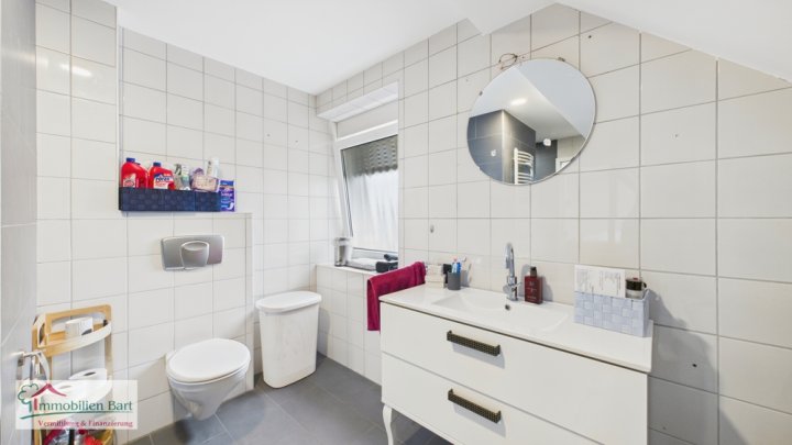 GRENZE L-REMICH: WOHNHAUS MIT 4 SCHLAFZIMMERN / GARTEN UND GARAGE IN TOP LAGE